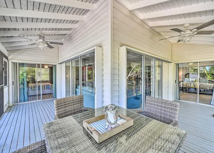 Canal-Front Gem W/ Pool & Hot Tub In Anna Maria
