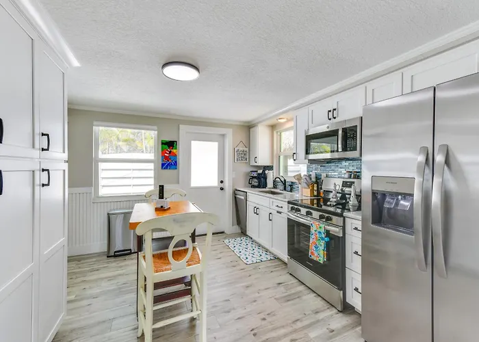 Fish, Swim & Unwind: Anna Maria Apt Steps To Beach